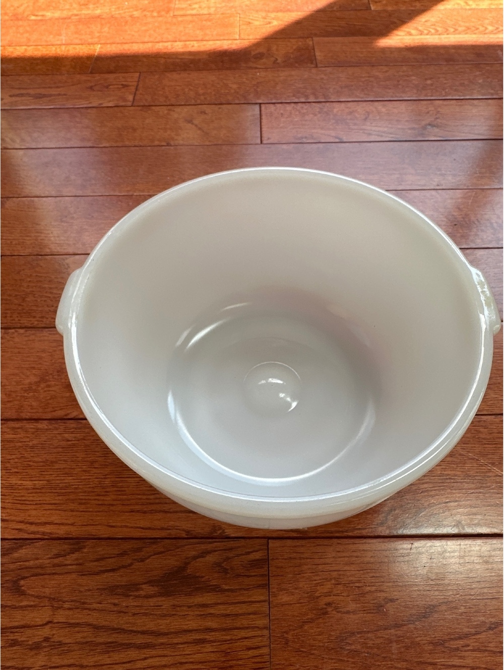 Vintage 1950s/1960s Glassbake Sunbeam Mixmaster White Milk Glass Bowl 9”